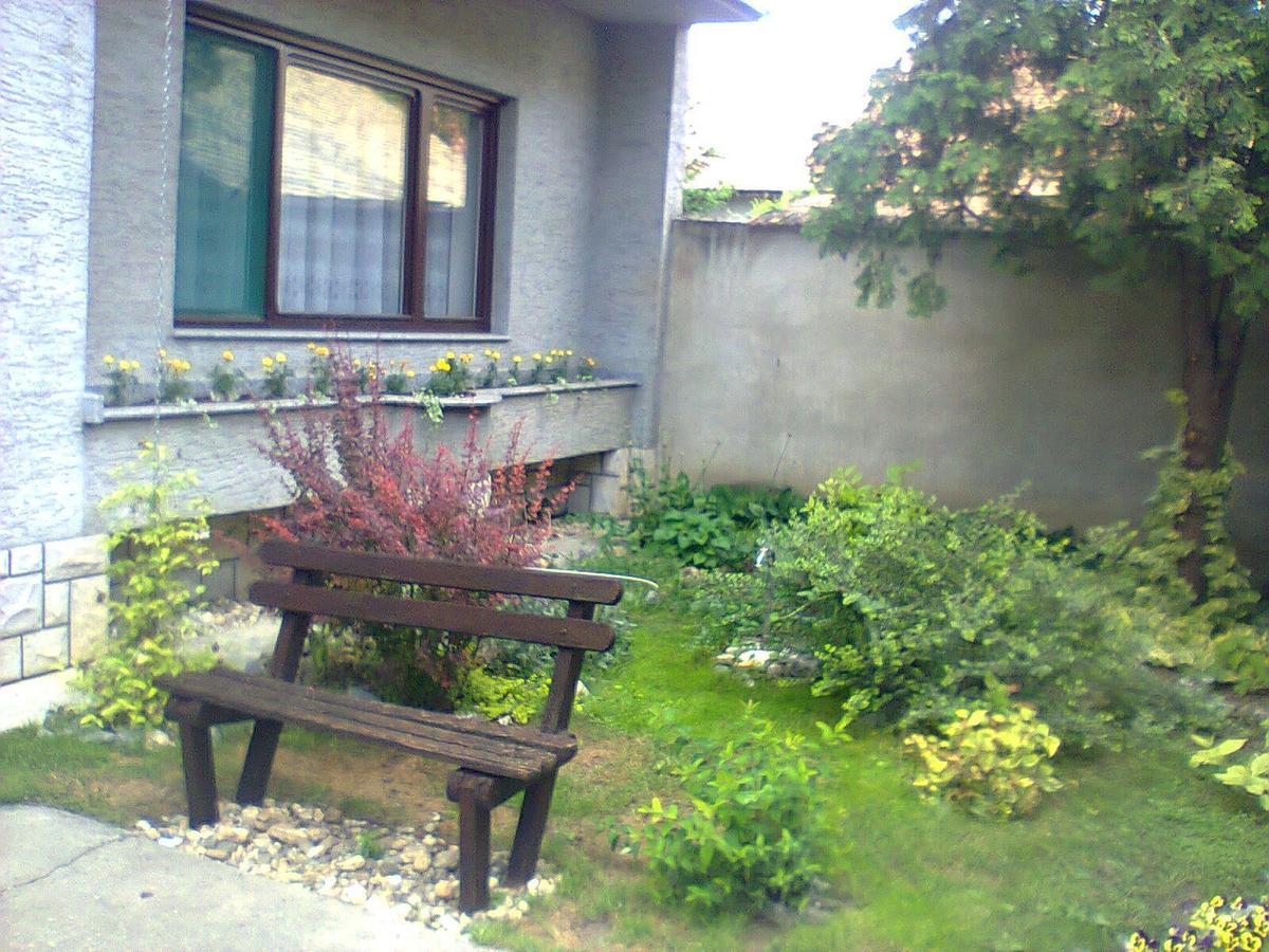 Domacinstvo Opavski Backi Petrovac Exterior foto
